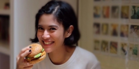 4 Artis Ini Pilih Bisnis Burger, Bukan Kue Kekinian