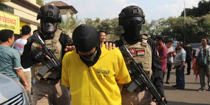 Terjaring razia bawa senjata tajam, remaja di Padang pura-pura kejang