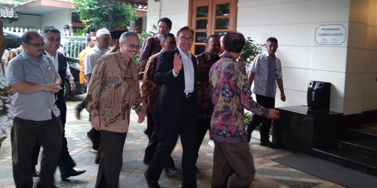 Anwar Ibrahim bertamu ke rumah Habibie di Jakarta