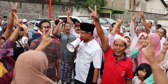 Ngabuburit bareng nelayan Gresik, Gus Ipul komitmen bantuan alat tangkap ikan