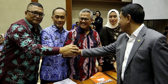 KPU dan Komisi II DPR rapat bahas DPT dan DPS Pilkada 2018