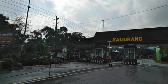 Usai tiga kali letusan freatik, warga lereng Gunung Merapi mengungsi