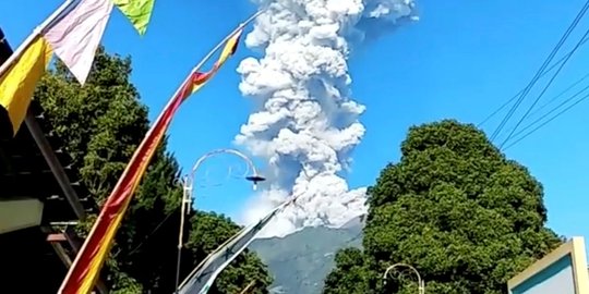 Status Merapi waspada, radius 3 km dari puncak gunung dikosongkan