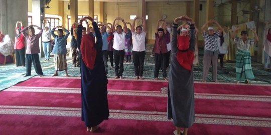 Bikin program 'ngabuburit' sehat, Dinkes Tangerang gelar senam di dalam masjid