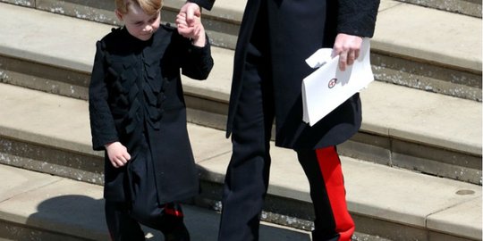 Makna celana panjang yang dipakai Pangeran George di royal wedding