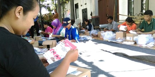 KPU Solo mulai lipat surat suara Pilgub Jateng