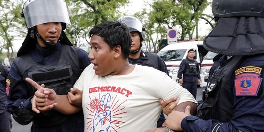 7 Orang ditangkap saat demo menuntut digelarnya pemilu di Thailand