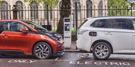 Pengusaha beberkan tantangan bagi pemerintah kembangkan mobil listrik