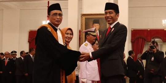 Suasana saat Jokowi lantik Sunarto sebagai Wakil Ketua MA