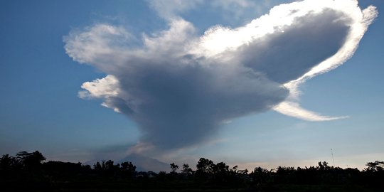 Letusan freatik tak ubah bentuk kawah Gunung Merapi