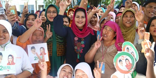 Cerita Puti Guntur & Fatma Gus Ipul kampanyekan Dik Dilan ke ribuan pekerja