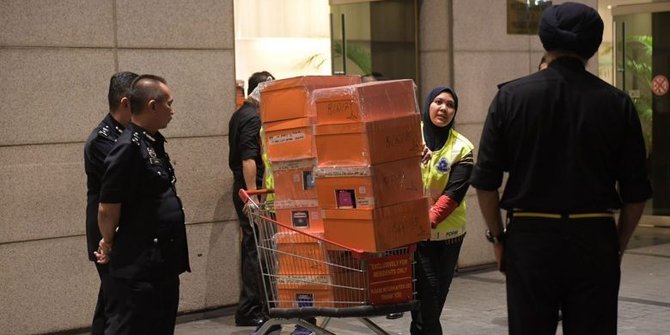 Polisi Malaysia Sita Uang Najib Razak Rp 427 Miliar  BLOK 