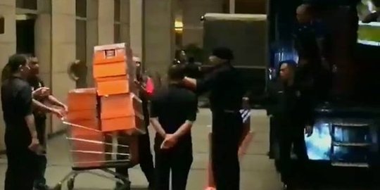 tas mewah istri najib razak disita rev1