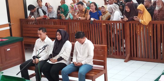 Pengacara bongkar 'borok' trio bos First Travel selama proses sidang