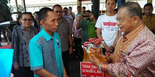 Kemenko Perekonomian jual sembako murah untuk warga sekitar Lapangan Banteng