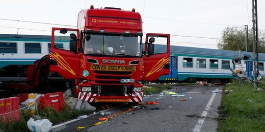 2 Tewas dalam kecelakaan kereta api di Italia utara