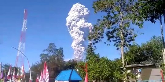 Gunung Merapi waspada, Bandara Adisutjipto siapkan antisipasi penerbangan