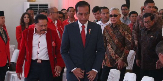 Jokowi bagikan 240 sertifikat tanah wakaf di Majalengka