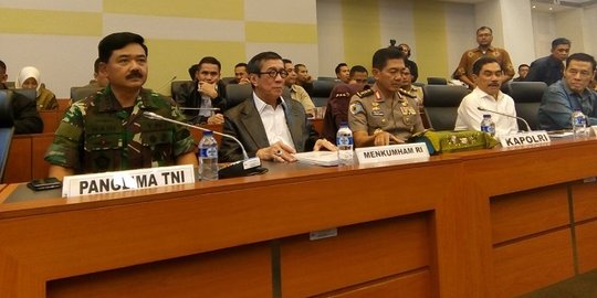 10 Fraksi dan pemerintah sepakat definisi terorisme memuat frasa motif politik