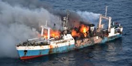 Kapal pengangkut terbakar, Pertamina jamin pasokan BBM Banjarmasin aman