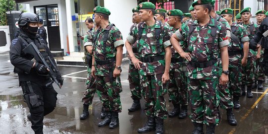 Polisi dan TNI jaga ketat sidang kasus teror bom Thamrin