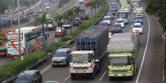 Bulan depan, Pemprov DKI Jakarta batasi operasional truk di Tol Lingkar Luar