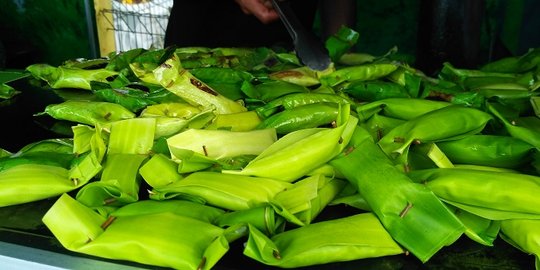 Gurihnya pulut bakar tiga rasa di Ulee Lheue Aceh