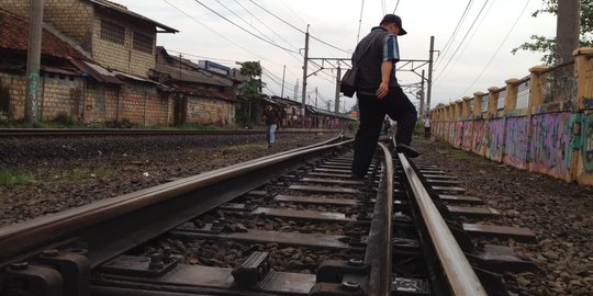 Warga dilarang ngabuburit di jalur kereta api