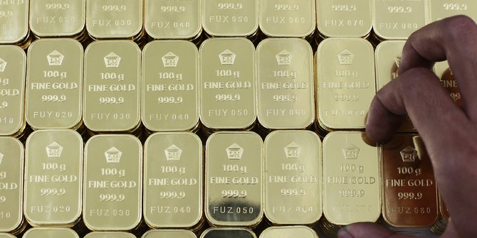 Harga emas Antam turun Rp 1.000 di awal pekan ini