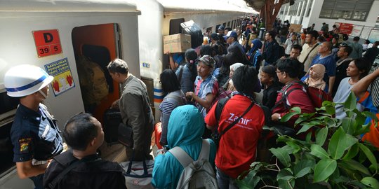 Lonjakan arus mudik kereta api diprediksi terjadi mulai 7 Juni 2018