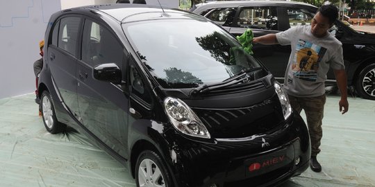 Nasib mobil listrik Indonesia bergantung China