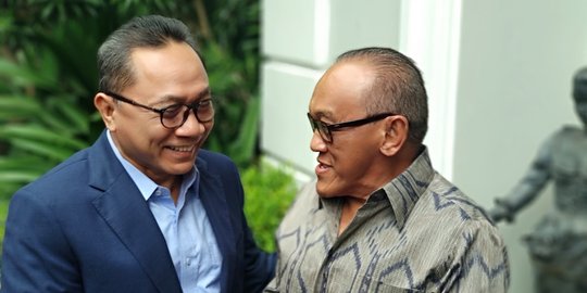 Sowan ke rumah Ical, Zulkifli Hasan digoda soal calon presiden