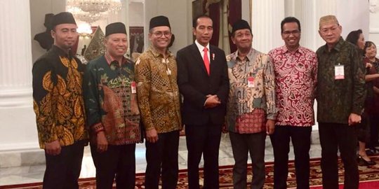 Jokowi terima 'Tim Pembela' di Istana, tugasnya tangkal ujaran kebencian