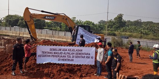 Ganti rugi masjid dan tanah wakaf belum dipenuhi, warga setop proyek tol Cinere