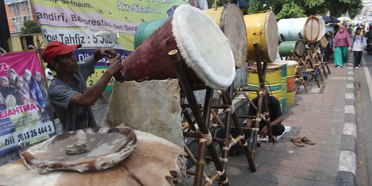 Geliat pedagang beduk musiman di Tanah Abang