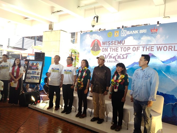 menpora imam nahrawi menyambut kedatangan fransiska dimitri didi dan mathilda dwi lestari hilda