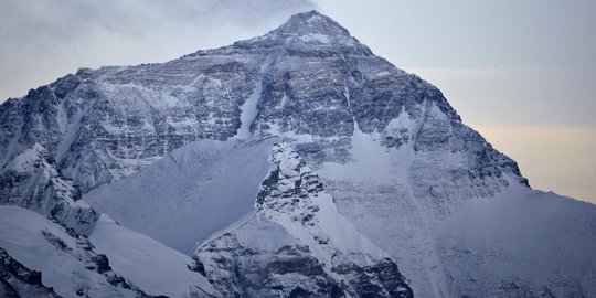 8,5 Ton sampah dibersihkan dari Gunung Everest