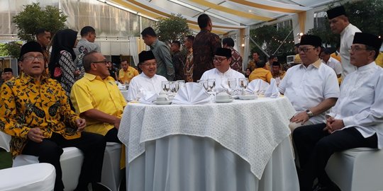 Napi kasus korupsi dilarang jadi caleg, Ketum Golkar sarankan ikuti Undang-Undang