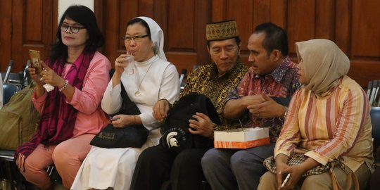 Kala umat Islam buka puasa bersama di Gereja Katedral