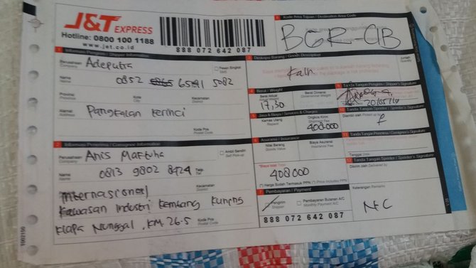 Ditulis isi  kain paket  kargo dari Pekanbaru  ternyata 