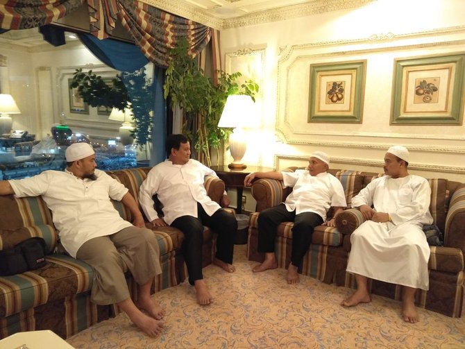 prabowo dan amien rais umroh