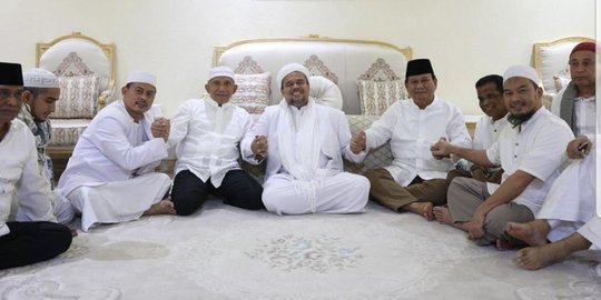 Di Mekkah, Prabowo dan Amien Rais bertemu Habib Rizieq
