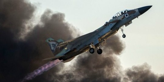 Israel serang lokasi penyimpanan senjata Hamas