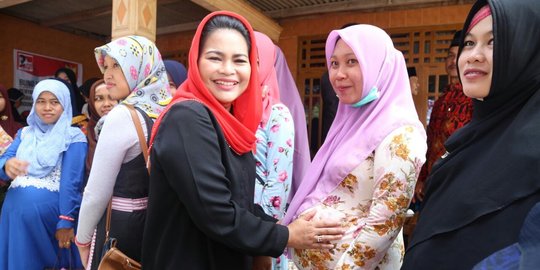 Temui ibu hamil dan lansia, Puti Guntur sosialisasi Nutrisi Makmur