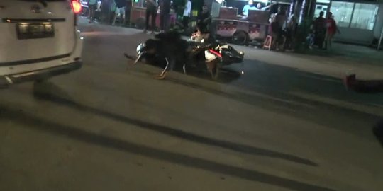 Gelar razia, Kapolsek Kertapati Palembang ditabrak pemotor