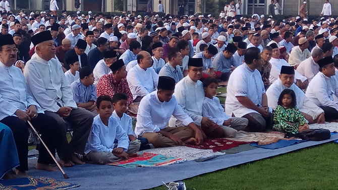 anies baswedan salat idul fitri 1438 h