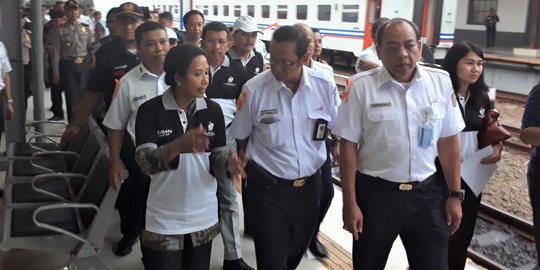 Menteri Rini lepas mudik gratis KAI di Stasiun Pasar Senen