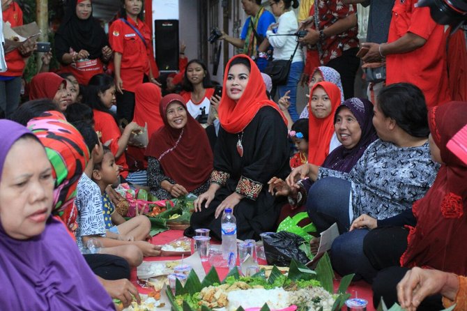 puti guntur datangi rumah kelahiran bung karno di jalan pandean gg iv surabaya