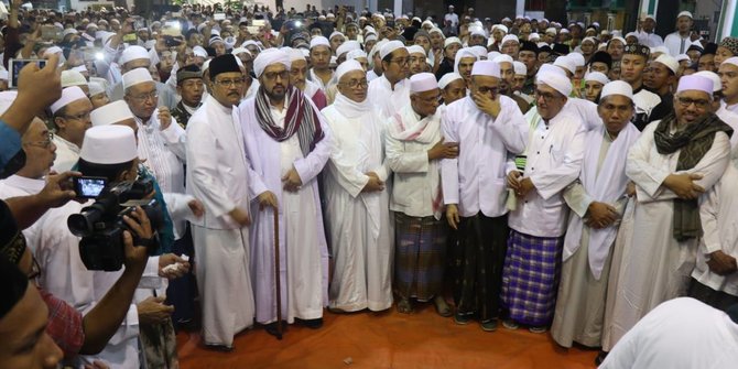 KH Idris Hamid bagikan maklumat dukungan ke Gus Ipul pada 