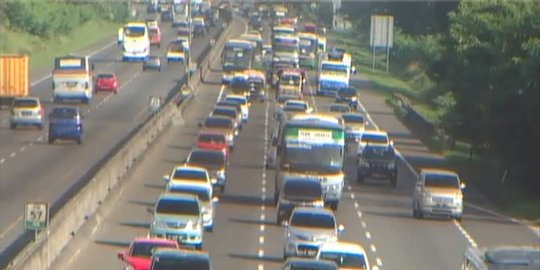 kemacetan di tol cikampek rev2